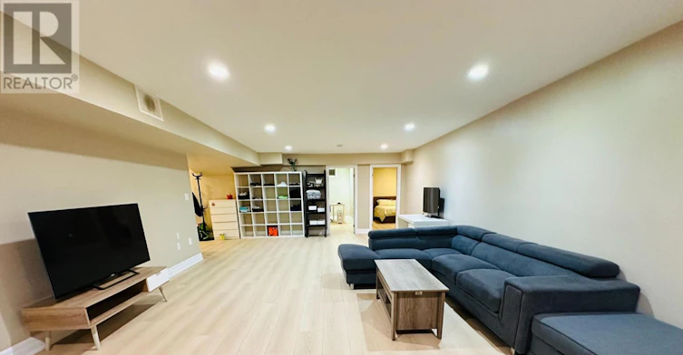 118 Fairglen Avenue, Toronto, ON, M1W 1A7 - 12