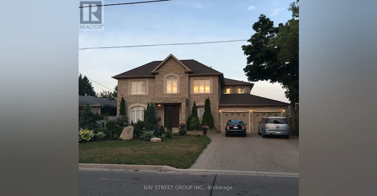 118 Fairglen Avenue, Toronto, ON, M1W 1A7 - 2
