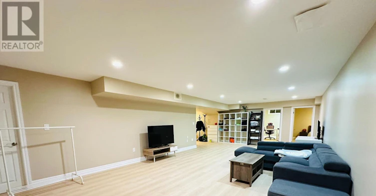 118 Fairglen Avenue, Toronto, ON, M1W 1A7 - 10