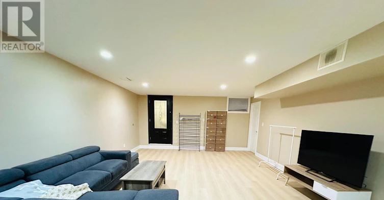 118 Fairglen Avenue, Toronto, ON, M1W 1A7 - 7