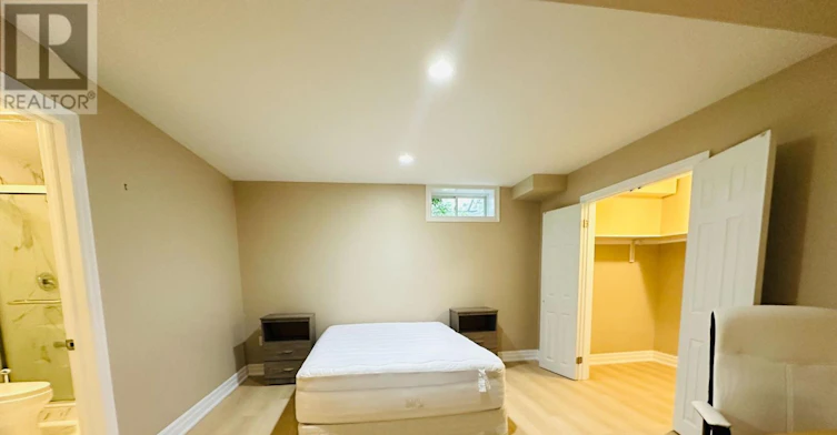 118 Fairglen Avenue, Toronto, ON, M1W 1A7 - 25
