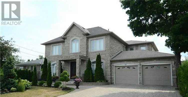 118 Fairglen Avenue, Toronto, ON, M1W 1A7