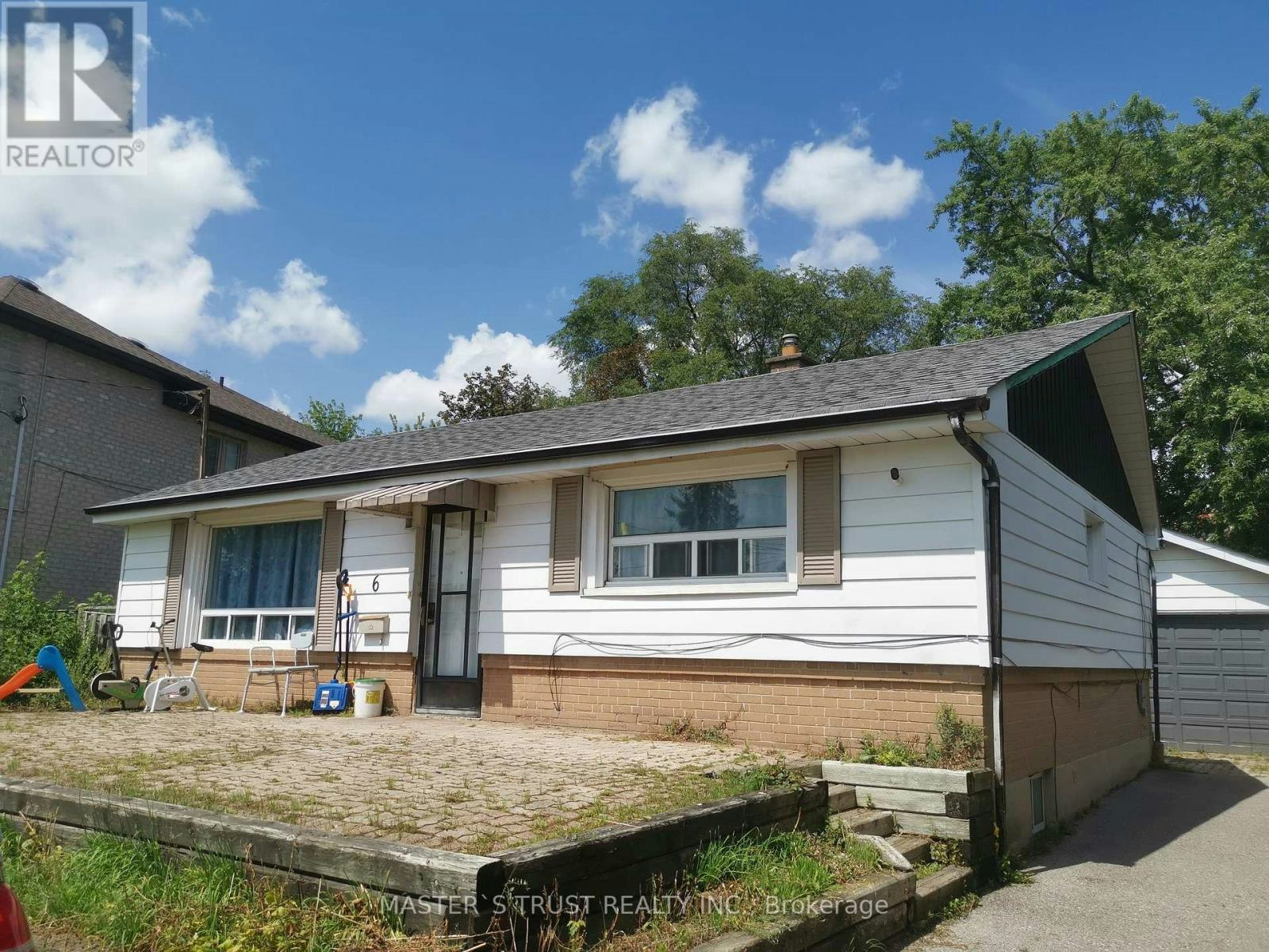6 Cross Hill Road, Toronto, ON, M1T 3E4 - 2