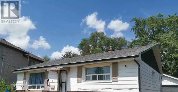 6 Cross Hill Road, Toronto, ON, M1T 3E4 - 2