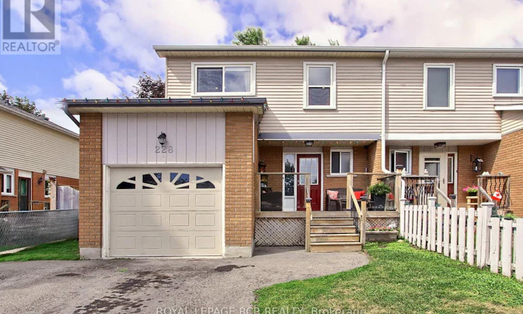 228 Collings Avenue
