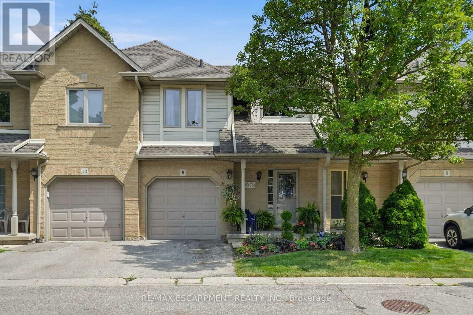9-819 Upper Paradise Road, Hamilton, ON, L9C 5R1