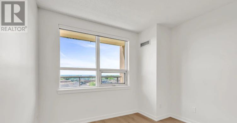 706-4 Elsinore Path, Toronto, ON, M8V 4G7 - 20