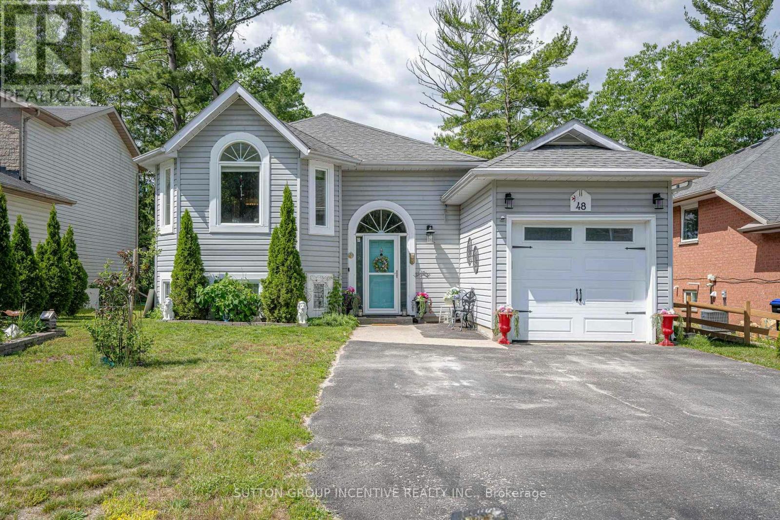 48 Wesley Avenue, Wasaga Beach, ON, L9Z 1C8