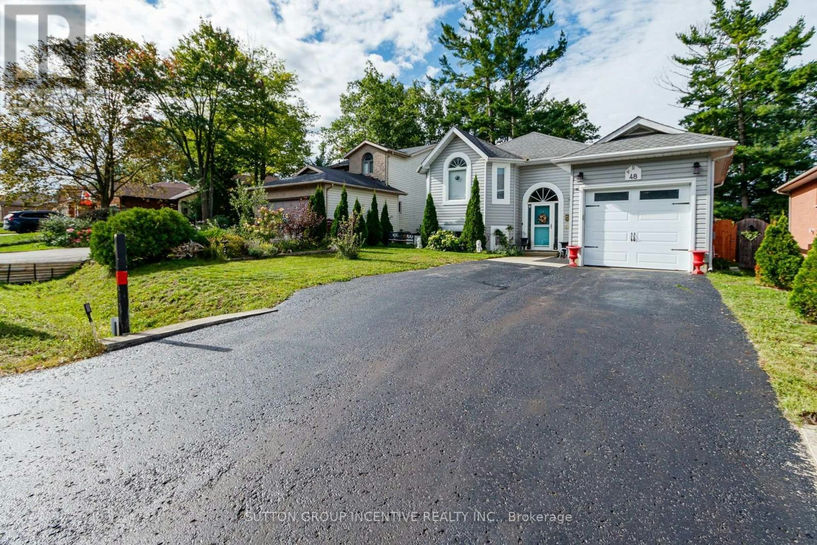 48 Wesley Avenue, Wasaga Beach, ON, L9Z 1C8