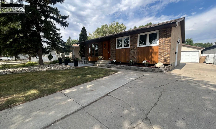 90 Walden Crescent