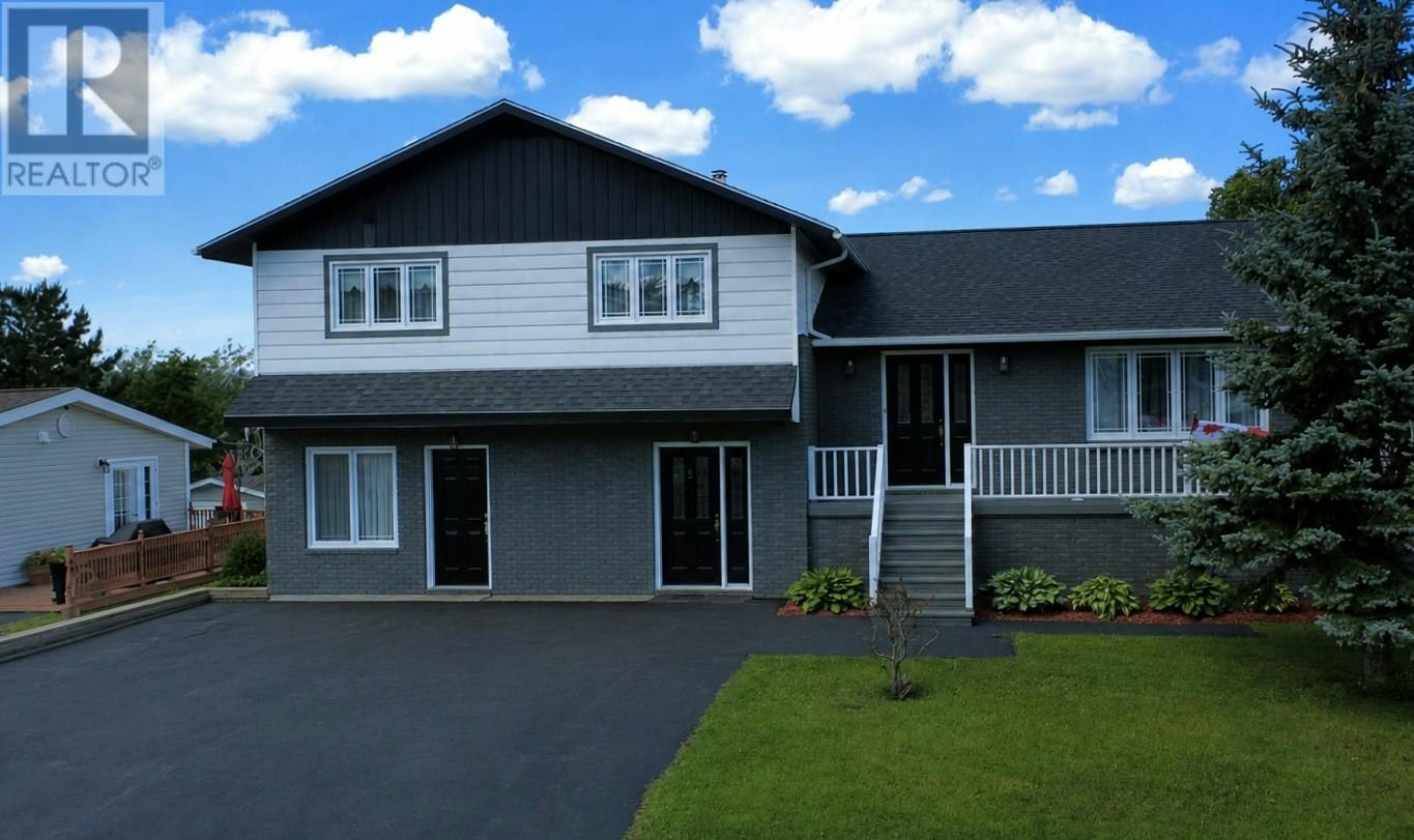 5 Elizabeth Avenue, Deer Lake, NL, A8A 1H7