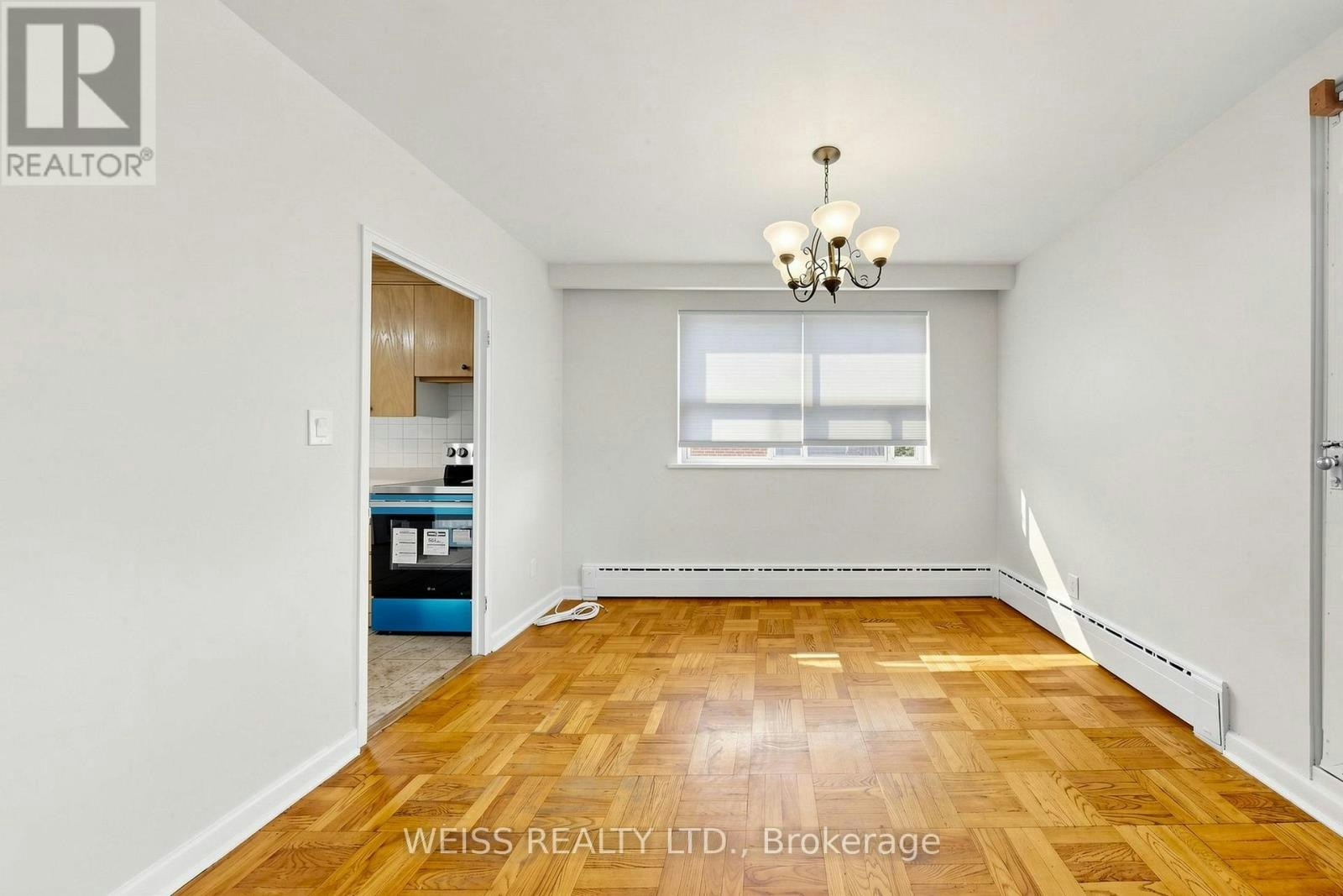 4-17 Fraserwood Avenue, Toronto, ON, M6B 2N3 - 10