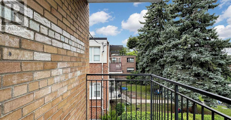 4-17 Fraserwood Avenue, Toronto, ON, M6B 2N3 - 32