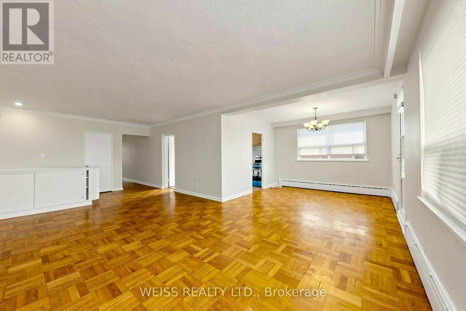 4-17 Fraserwood Avenue, Toronto, ON, M6B 2N3 - 8