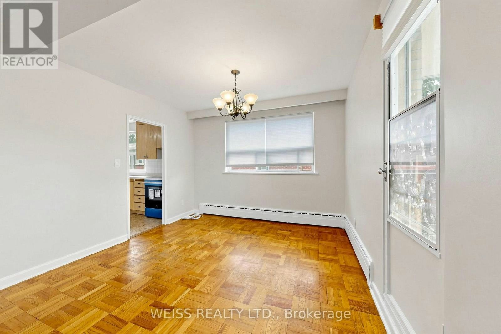 4-17 Fraserwood Avenue, Toronto, ON, M6B 2N3 - 9