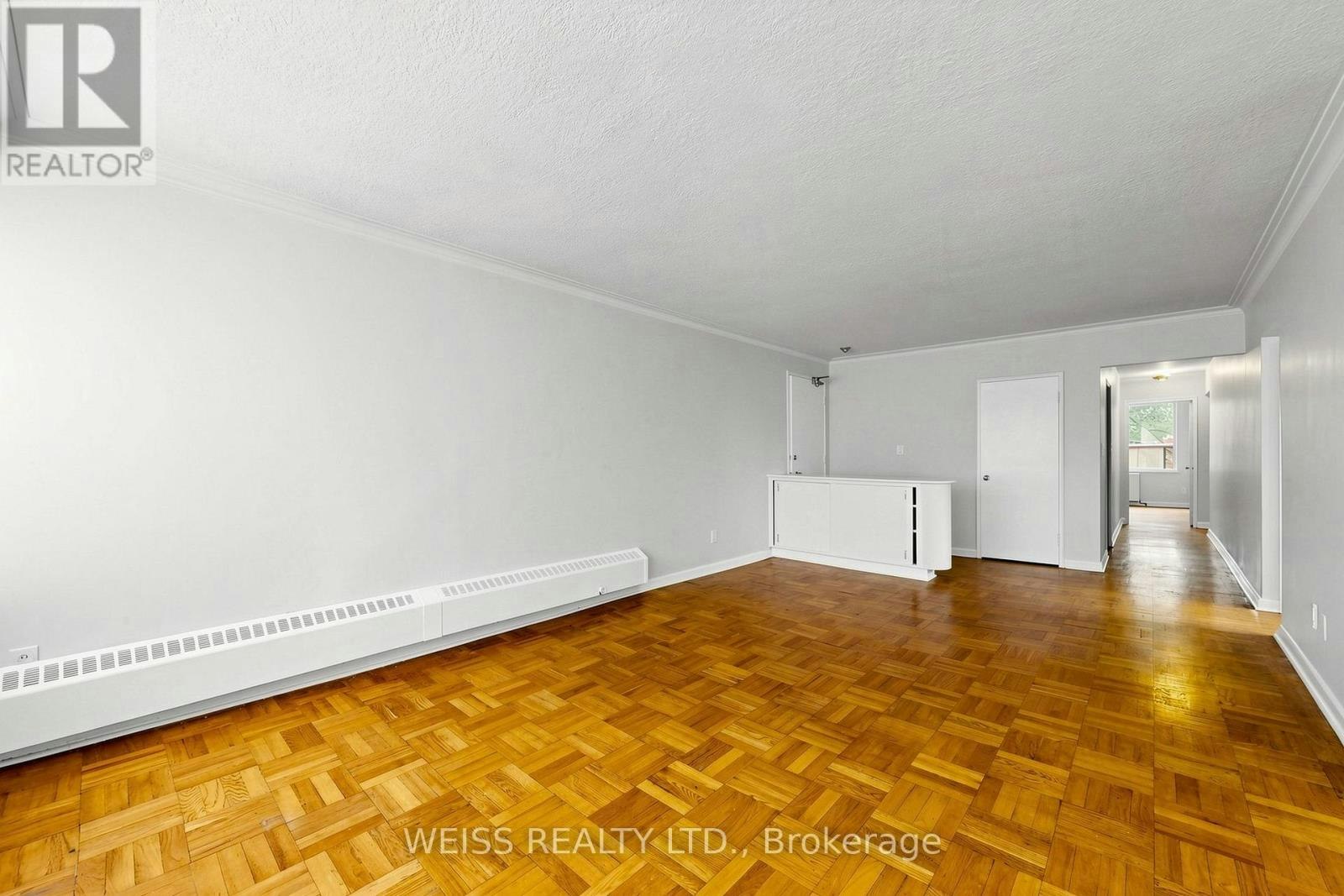 4-17 Fraserwood Avenue, Toronto, ON, M6B 2N3 - 7