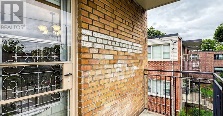 4-17 Fraserwood Avenue, Toronto, ON, M6B 2N3 - 31
