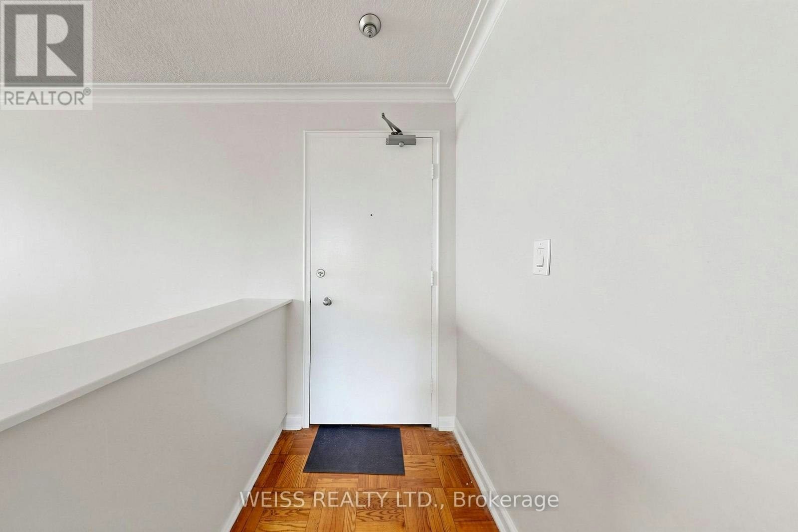 4-17 Fraserwood Avenue, Toronto, ON, M6B 2N3 - 30