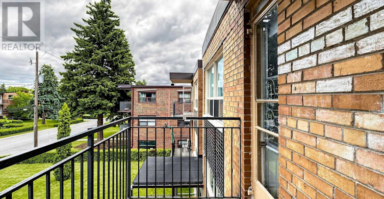 4-17 Fraserwood Avenue, Toronto, ON, M6B 2N3 - 33