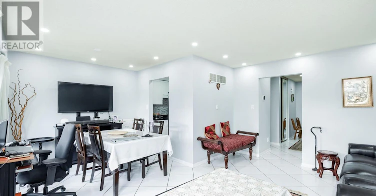 26 Roughfield Crescent, Toronto, ON, M1S 4K4 - 2