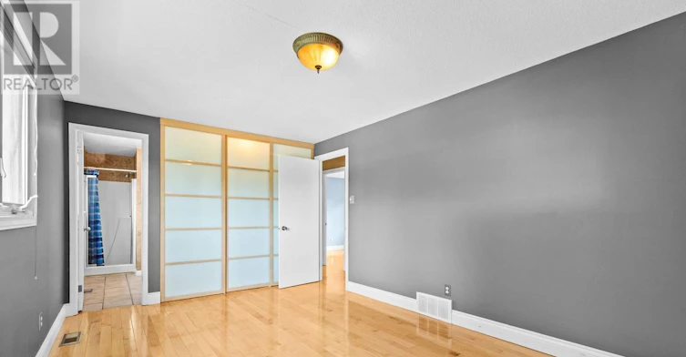 1631 Charbonneau Street, Ottawa, ON, K1E 2J6 - 29