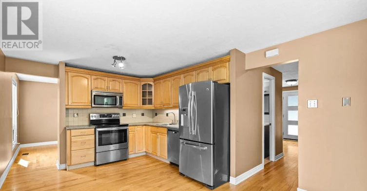 1631 Charbonneau Street, Ottawa, ON, K1E 2J6 - 15