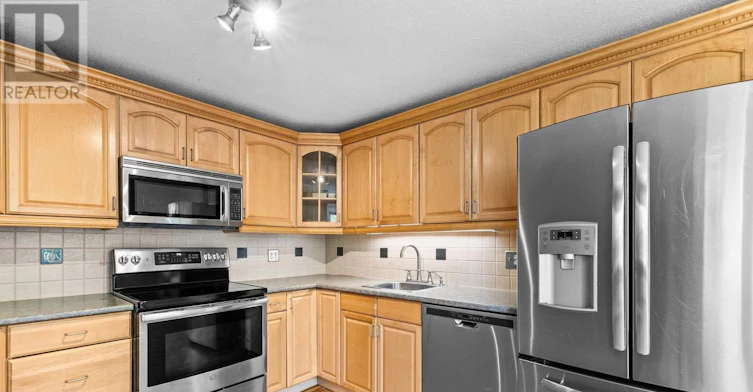 1631 Charbonneau Street, Ottawa, ON, K1E 2J6 - 13