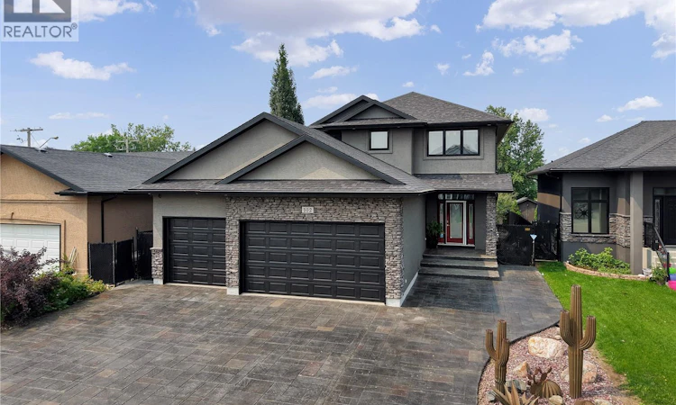 102 Kinsmen Crescent
