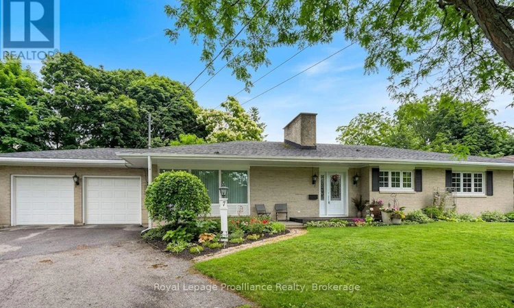 7 Eastwood Park Drive