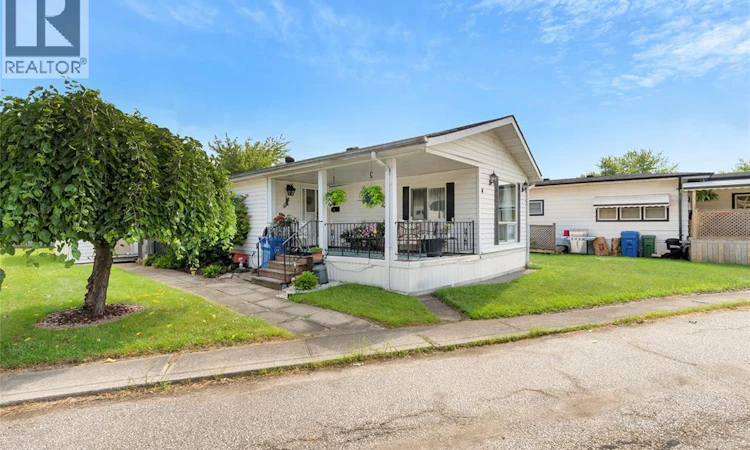 4 Robin Crescent