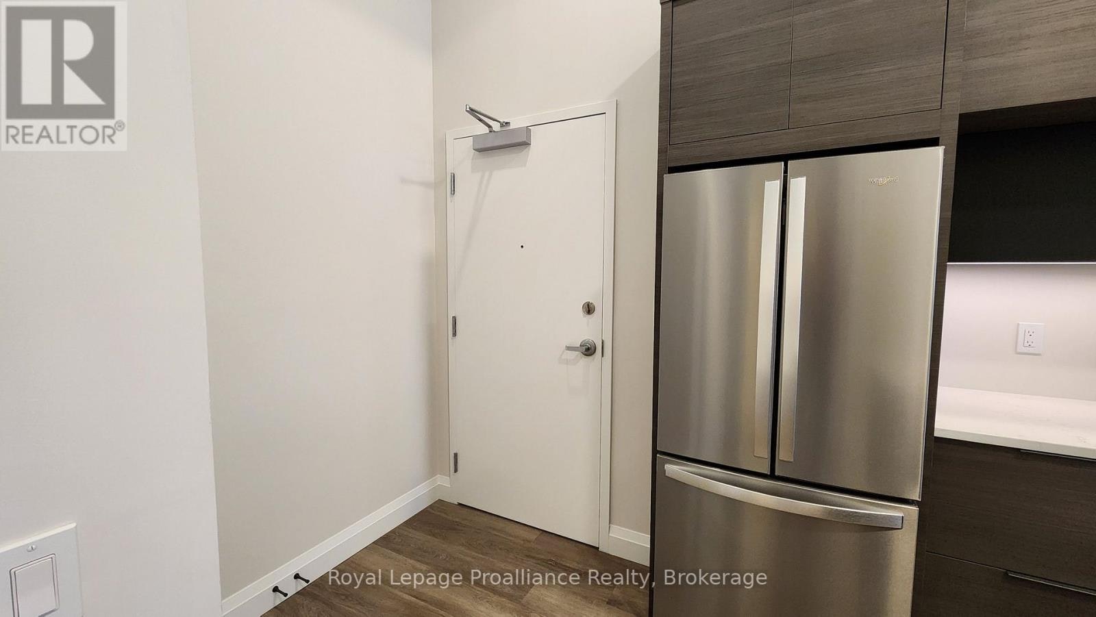 4-261 Front Street, Belleville, ON, K8N 2Z6 - 2