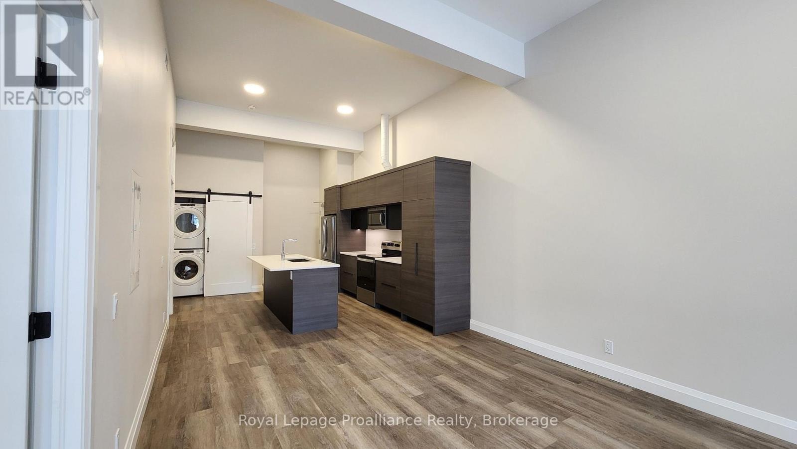 4-261 Front Street, Belleville, ON, K8N 2Z6 - 8