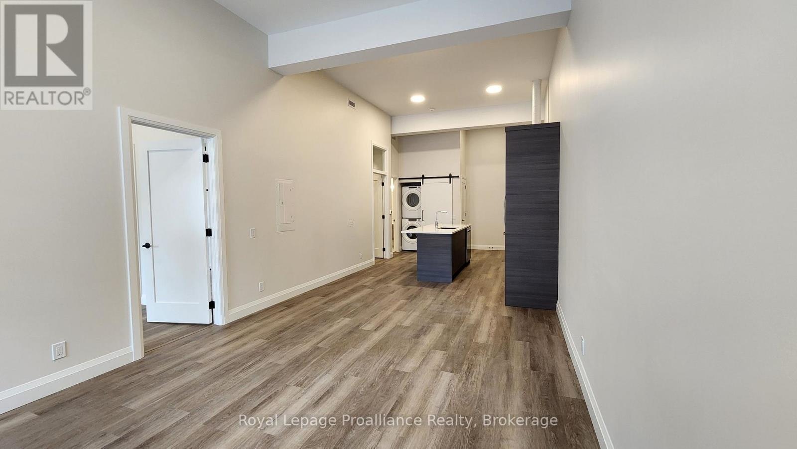 4-261 Front Street, Belleville, ON, K8N 2Z6 - 7