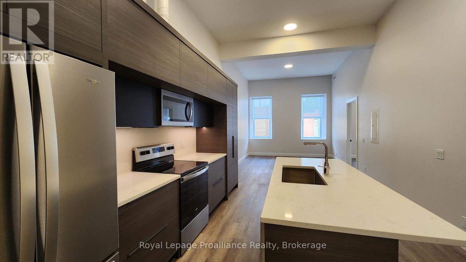 4-261 Front Street, Belleville, ON, K8N 2Z6 - 4