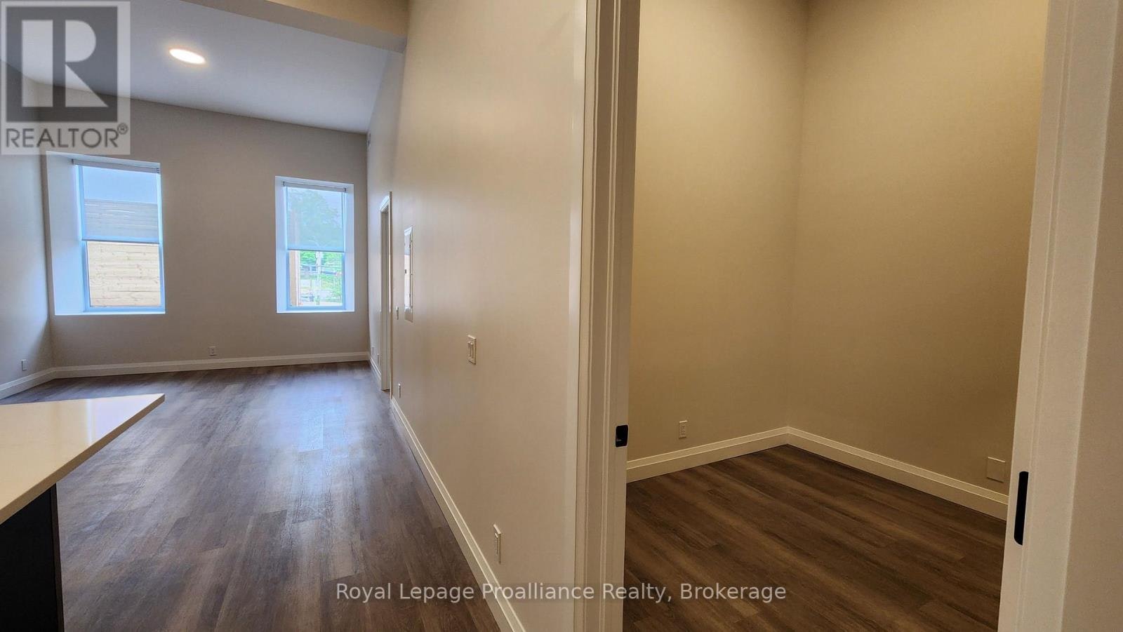 4-261 Front Street, Belleville, ON, K8N 2Z6 - 11