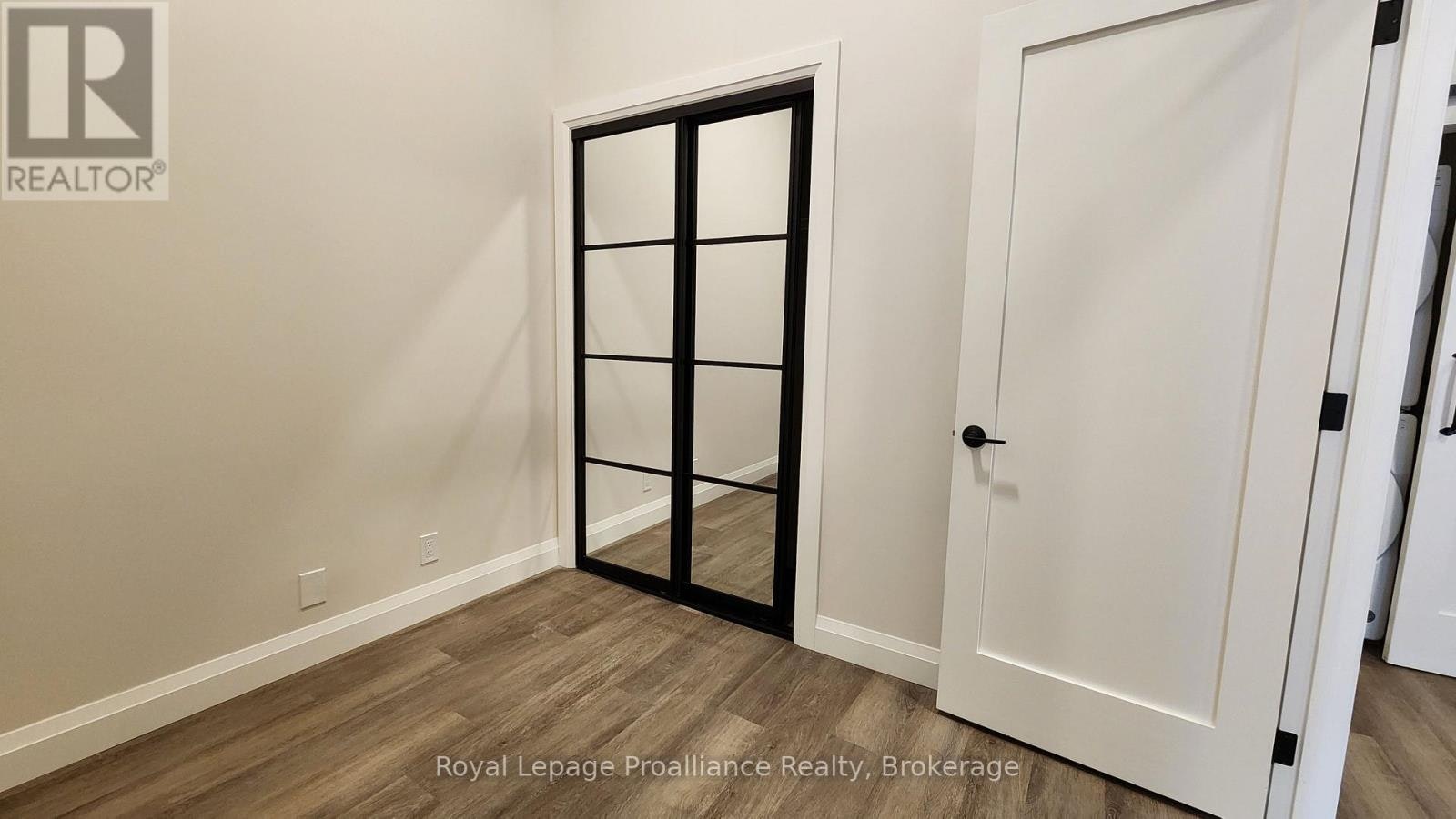 4-261 Front Street, Belleville, ON, K8N 2Z6 - 12