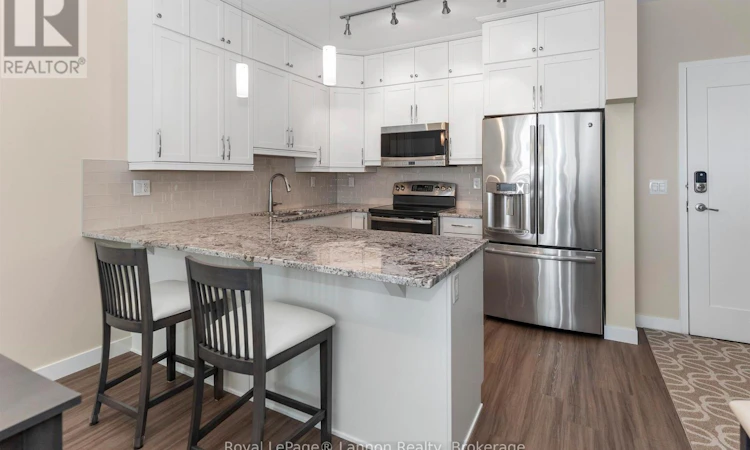 2403-2260 Sleeping Giant Parkway