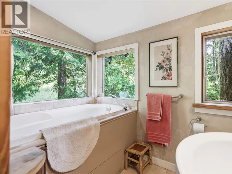190 Mclennan Drive, Salt Spring Island, BC, V8K 1X2 - 34