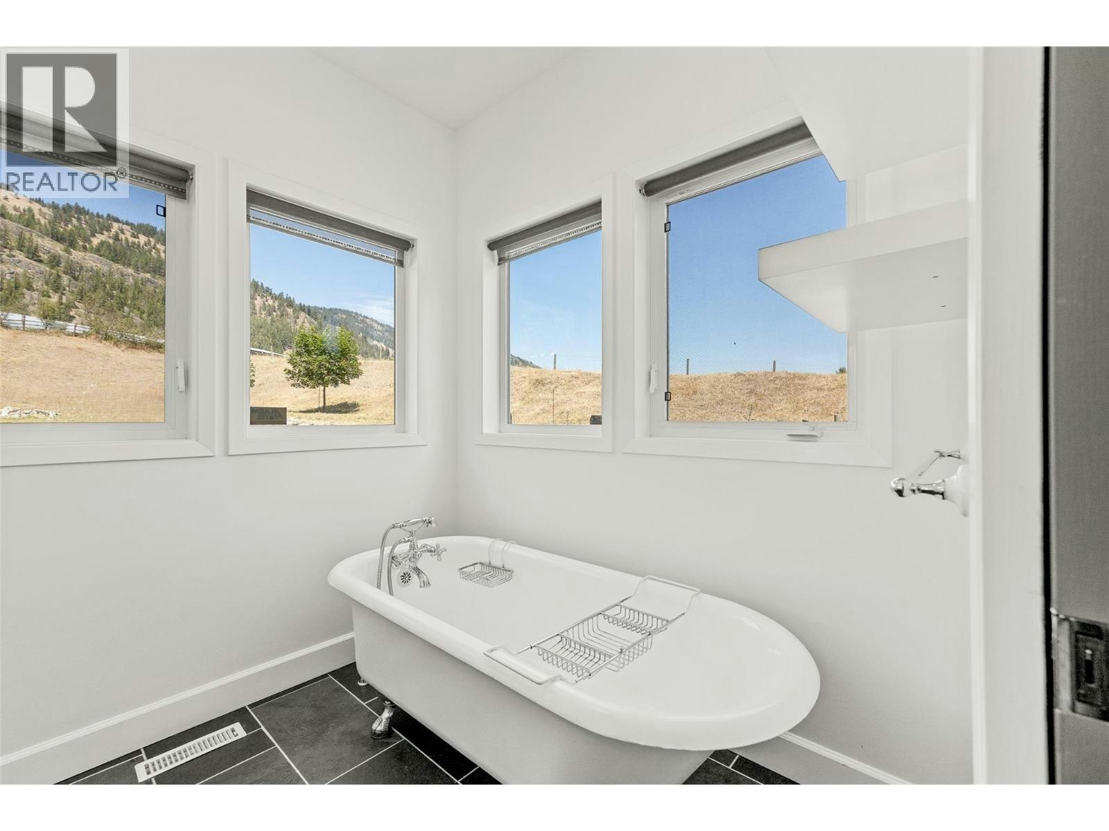 10421 Warren Road, Coldstream, BC, V1B 3C5 - 24