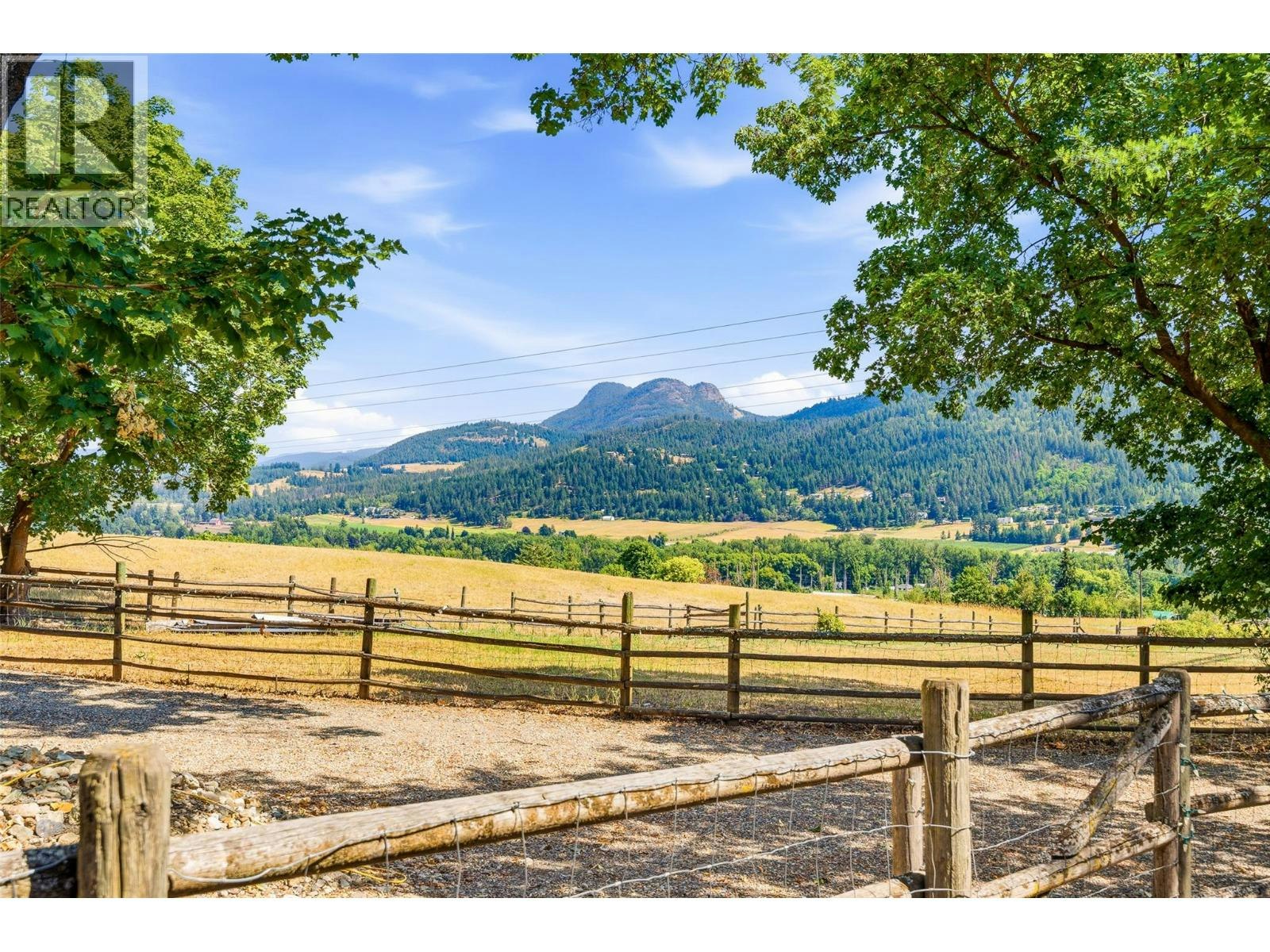 10421 Warren Road, Coldstream, BC, V1B 3C5 - 10