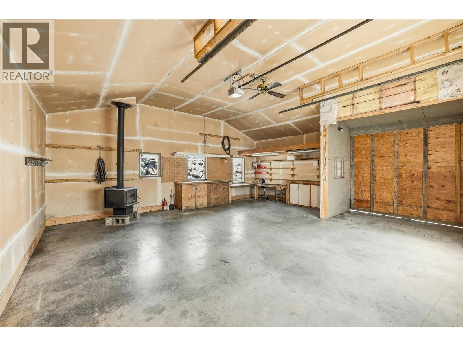 10421 Warren Road, Coldstream, BC, V1B 3C5 - 41
