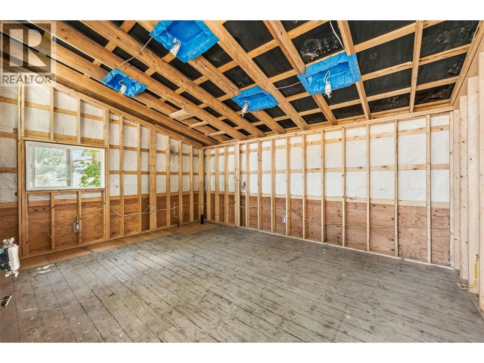 10421 Warren Road, Coldstream, BC, V1B 3C5 - 48