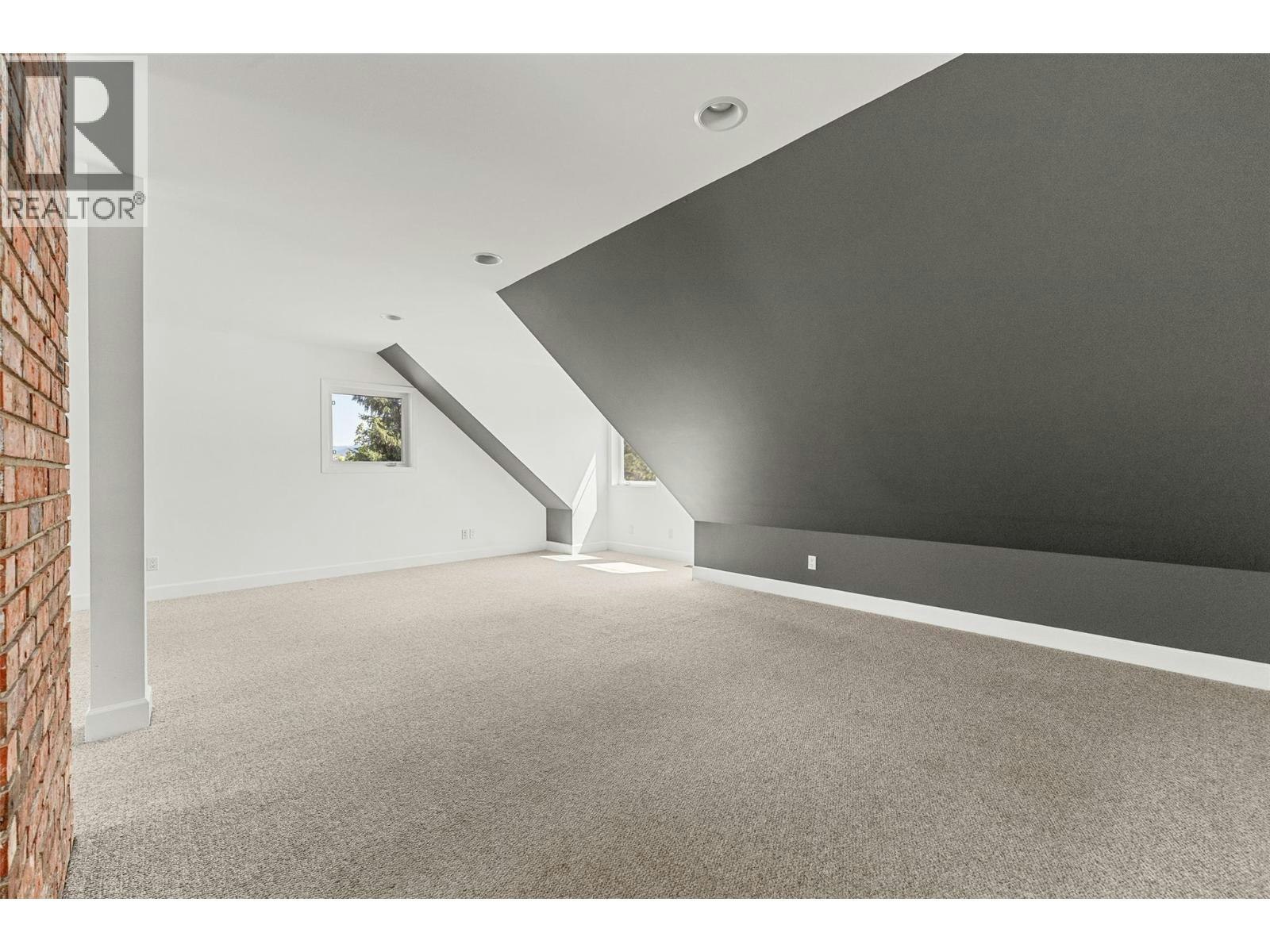 10421 Warren Road, Coldstream, BC, V1B 3C5 - 31