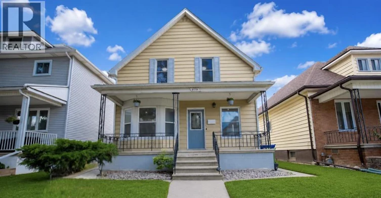 859 Pierre, Windsor, ON, N9A 2K6