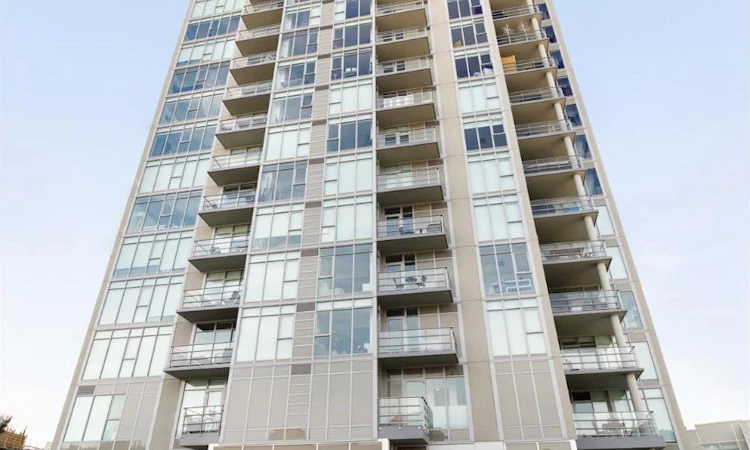 405-1151 Sunset Drive