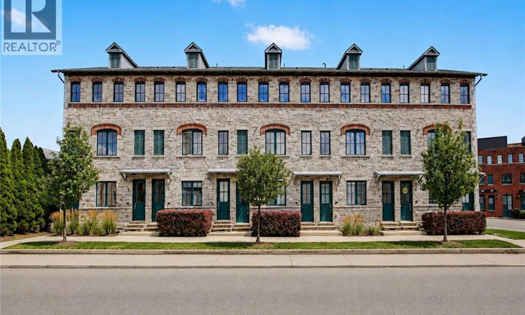 4-290 Barton Street W