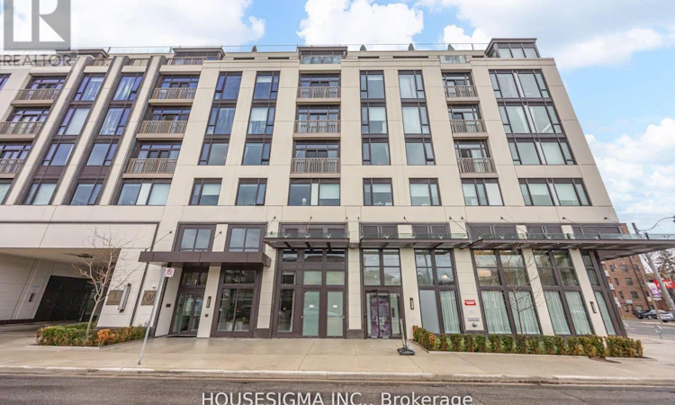 406-1 Strathgowan Avenue