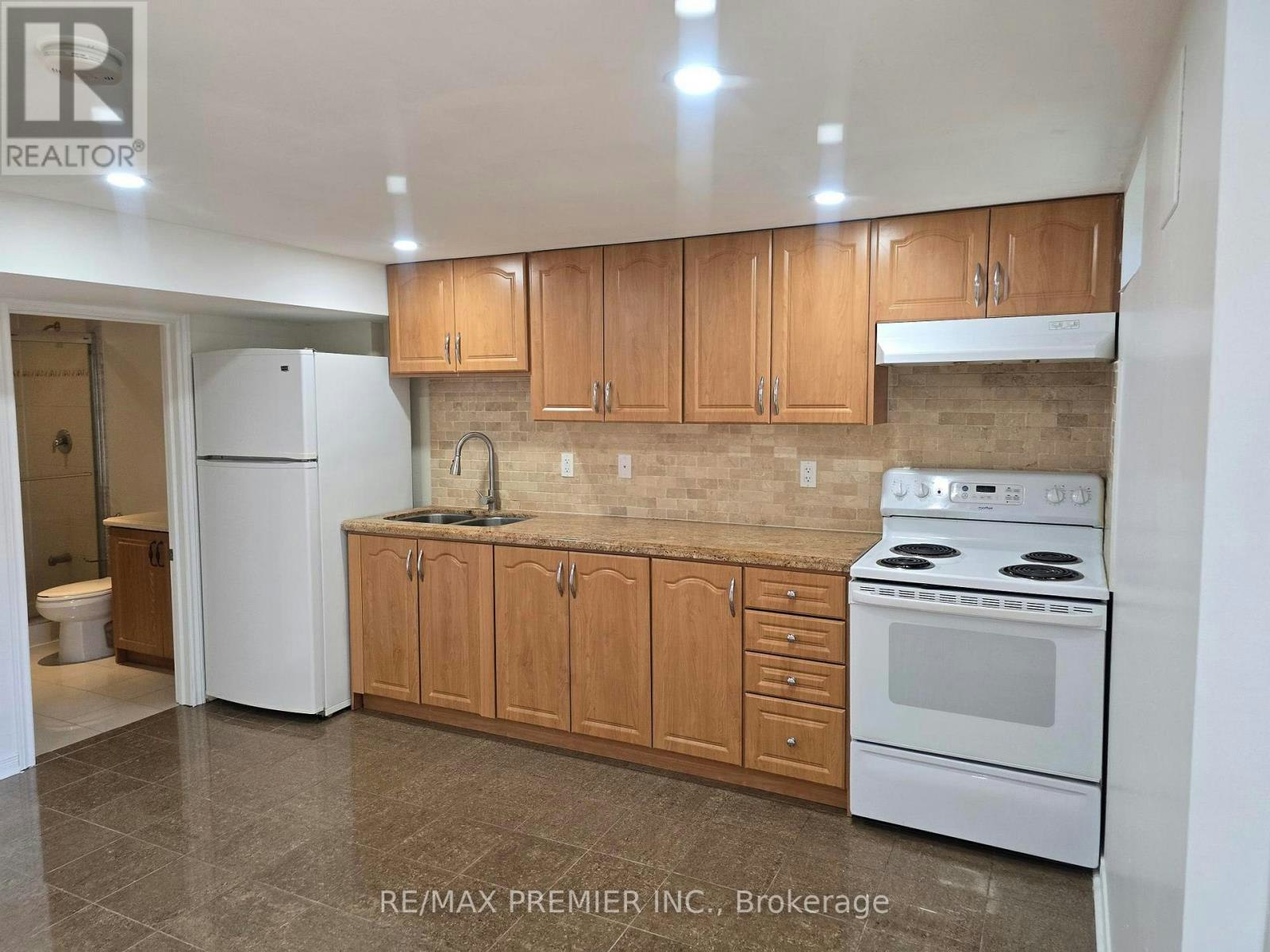 59 Fred Young Drive, Toronto, ON, M3L 0A1 - 9