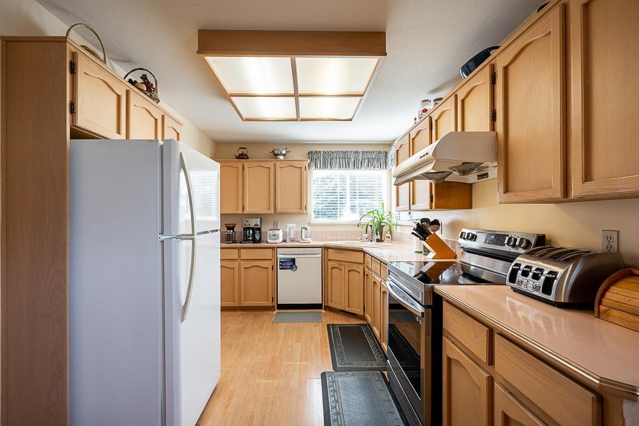16156 94a Avenue, Surrey, BC, V4N 3A2 - 11