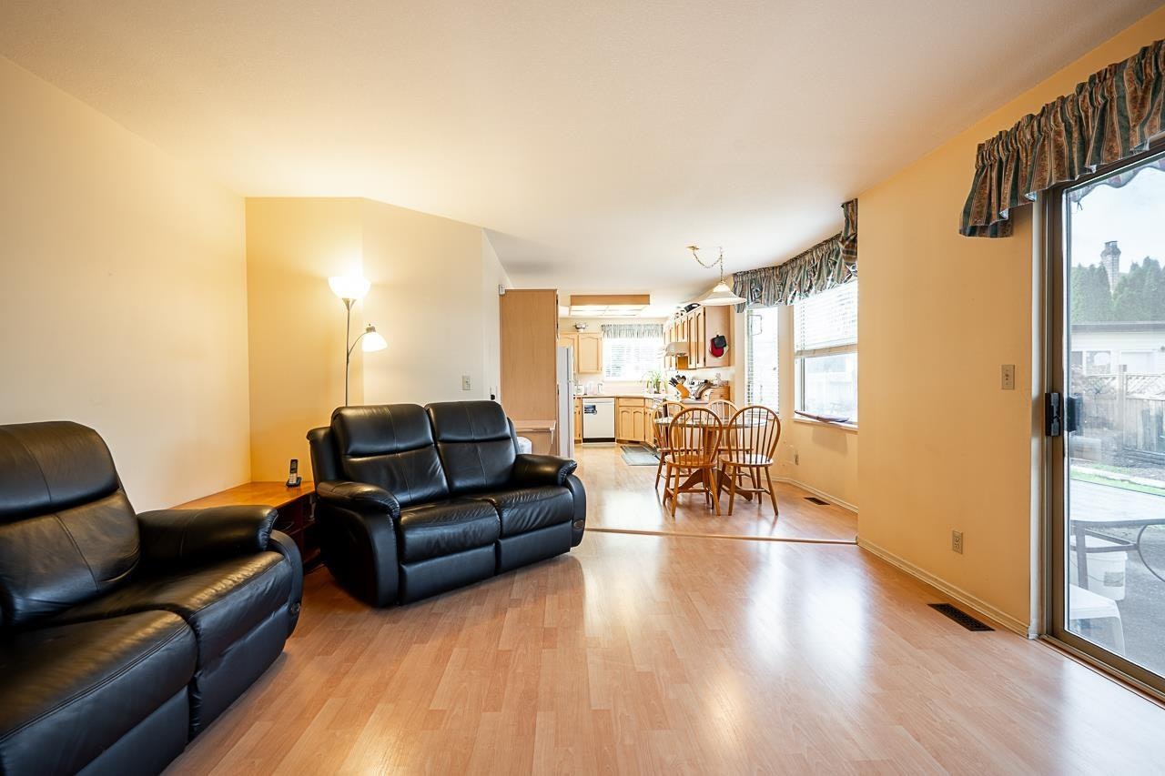 16156 94a Avenue, Surrey, BC, V4N 3A2 - 16